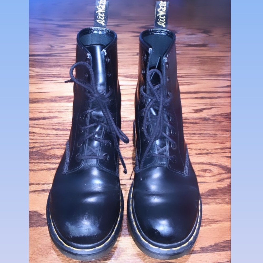 🎉 DR. MARTENS 🎉 Women’s lace up boots